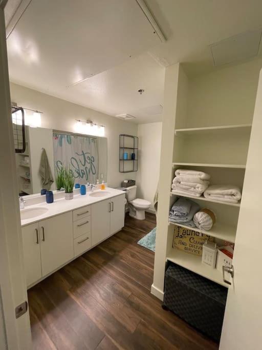 A Perfect Getaway In The Heart Of The Action Appartement